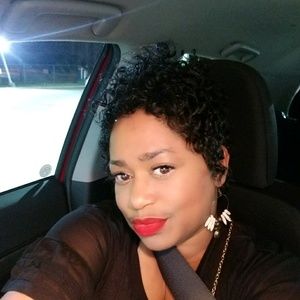 Meet your Posher, Dinah